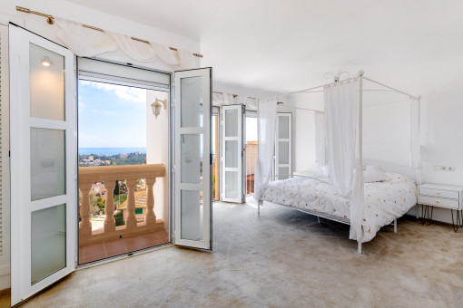 _Bedroom with sea views