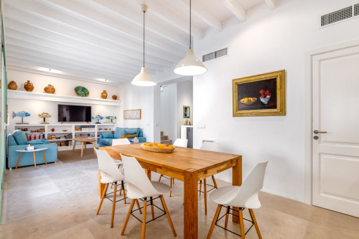 Adjoining, open dining area