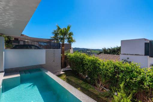 Pool area with sun terrace