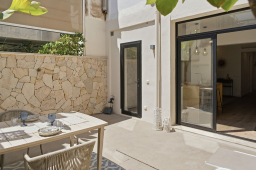 Large sunny patio 