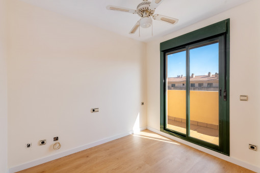 Bedroom 3 with terrace