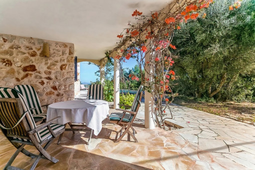 Covered seating areas