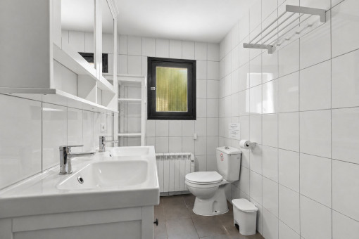 Bathroom on the ground floor