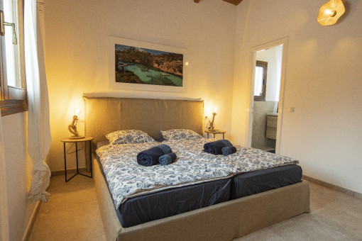 Bedroom with bathroom enSuite