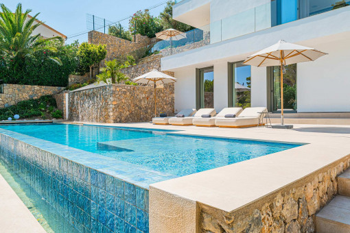 Heated infinity pool