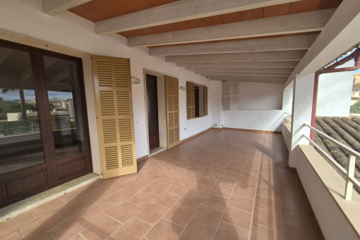 Large terrace with privacy