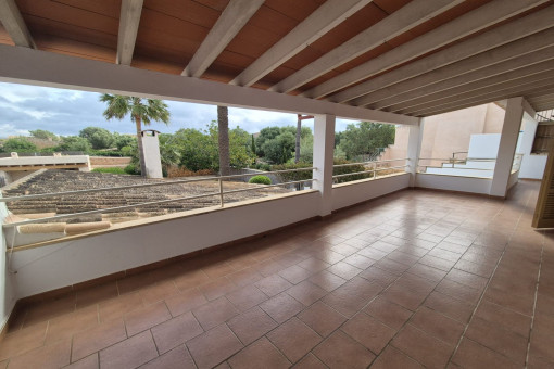 Covered terrace