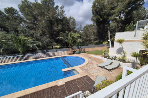 Community pool