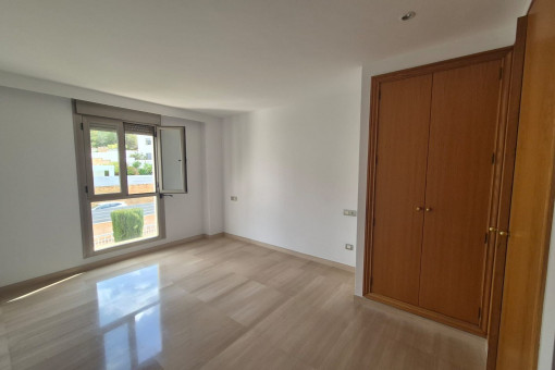 Masterbedroom with bathroom en suite