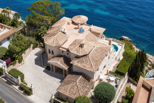 Villa with unobstructed sea views
