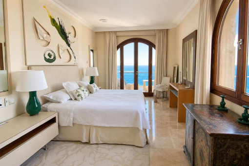 Bedroom with balcony access