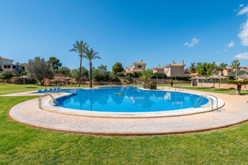 Community pool