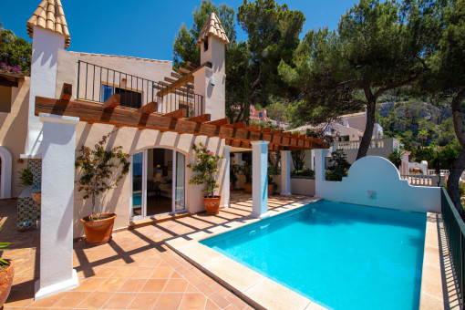 Pool terrace