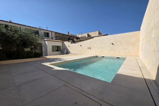 Sunny pool area with all-day sunshine