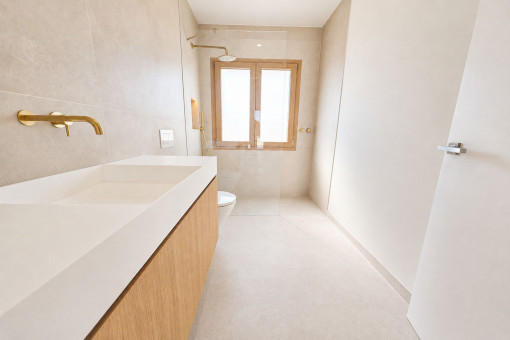 Elegant bathroom with high-quality materials