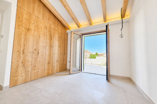 Master bedroom with en suite bathroom