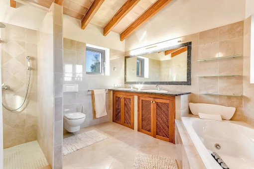 En-suite bathroom
