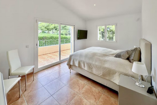 One of the 4 bedrooms