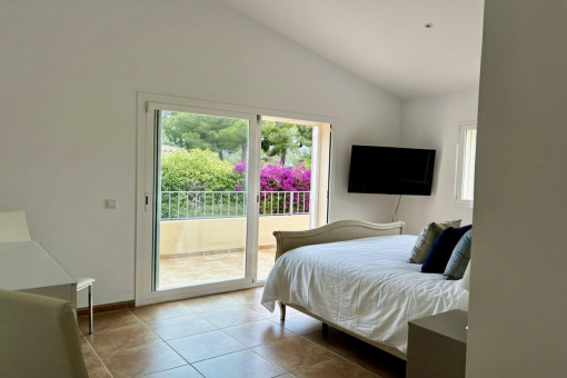 One of the 4 bedrooms
