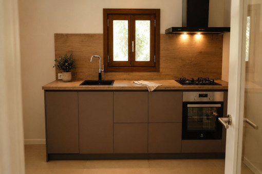 Fully-equipped open kitchen