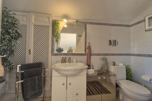 Bathroom on the upper floor