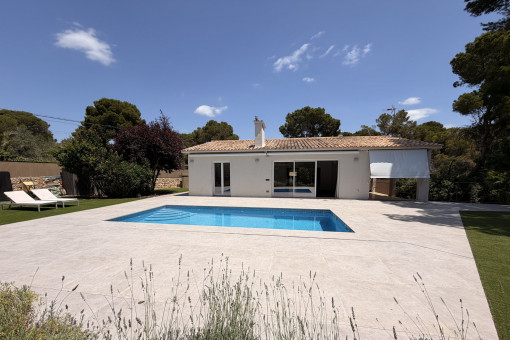 Pool terrace area