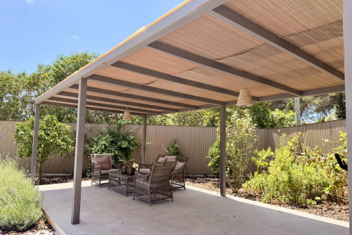 Covered lounge area