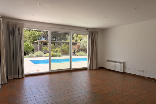 Spacious living area