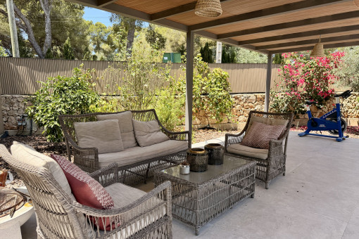Covered lounge area