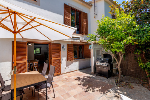 Spacious terrace with barbecue area
