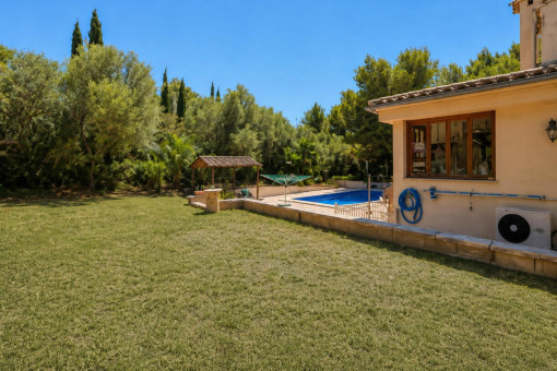 Spacious garden at the rear of the property