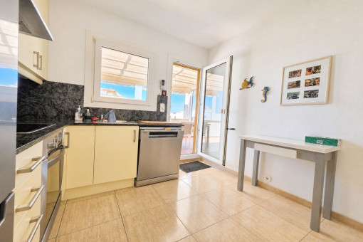 Kitchen with access to the terraca