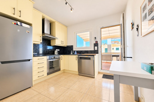 Fully equipped kitchen