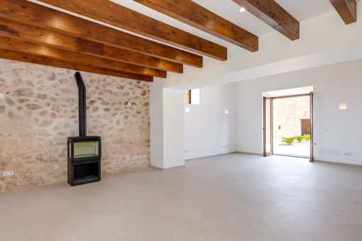 Living room with fireplace 