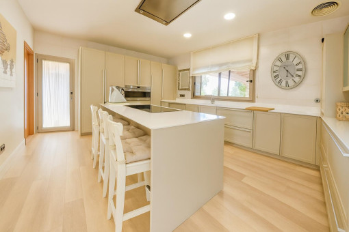 Modern kitchen with breakfast island