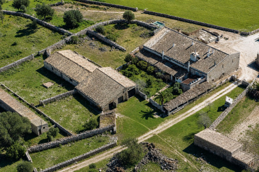 Building Complex from a Bird’s-Eye View