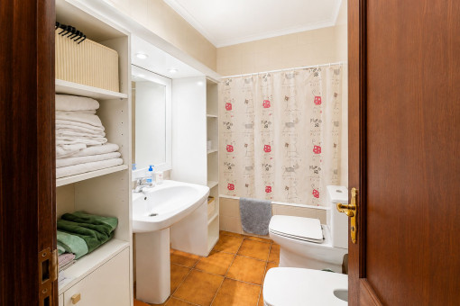 Bathroom with bathtub