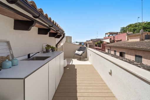 neubau-dachterrasse-meerblick-hell-parkplatz-stellplatz