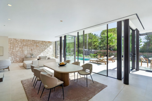 Light-filled living and dining area 
