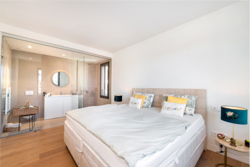 Master bedroom with en-suite bathroom
