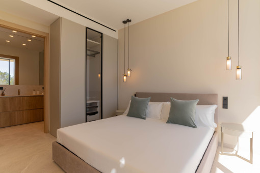 Bedroom with en-suite bathroom