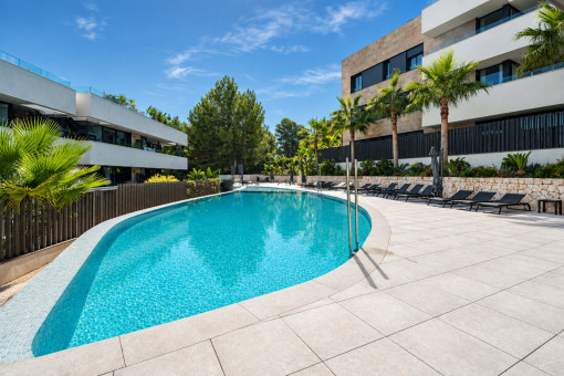 Communal pool and sun terrace