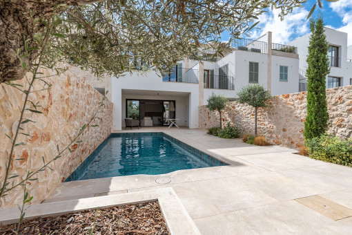 A beautiful newly built townhouse in Santanyi with a pool and a rooftop terrace