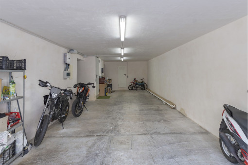 Hugh Garage