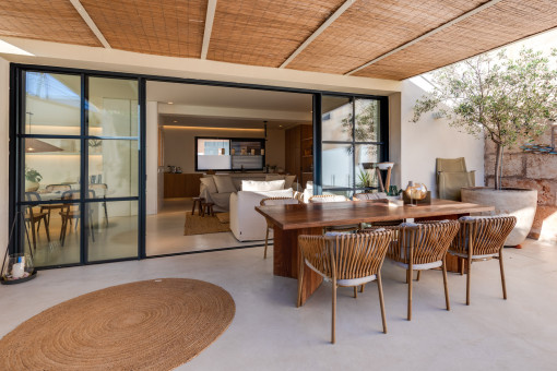 Dinning area on the terrace