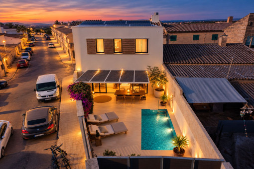 A breathtaking townhouse with a pool in Ses Salines