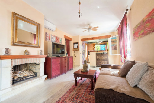 Livingroom with chimenea