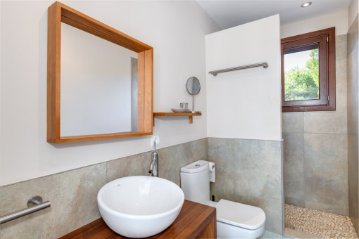 En-suite bathroom