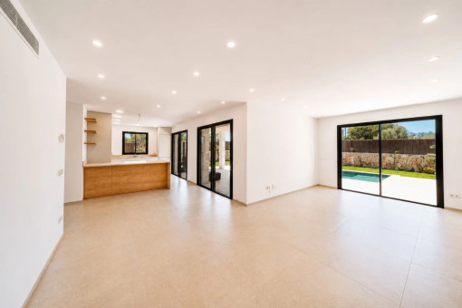 Spacious livingroom